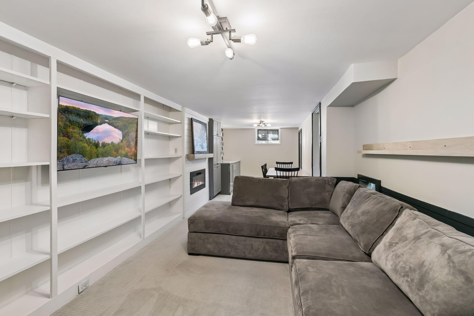 5936 Newton Avenue South - Spacecrafting - 0031.jpg