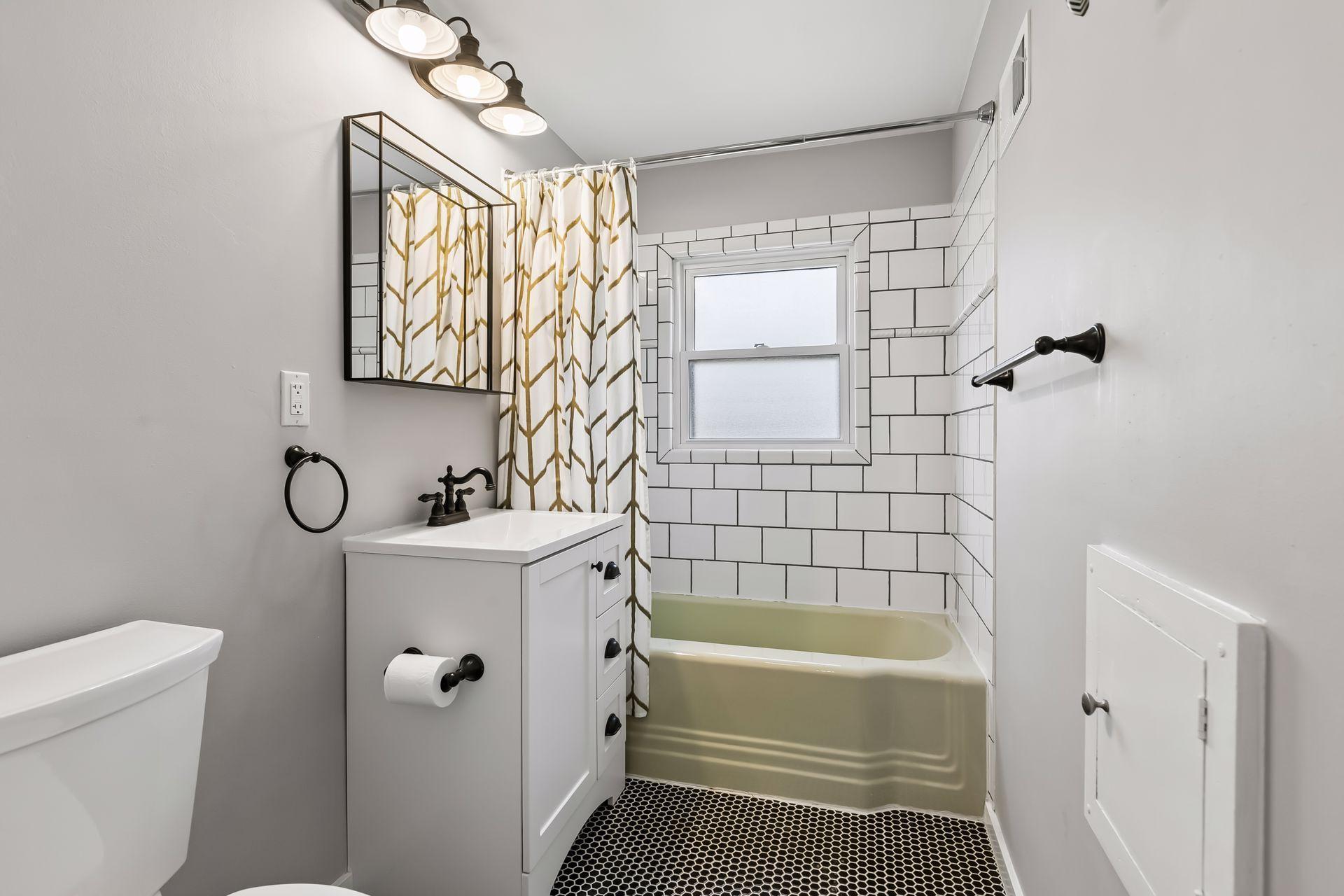 5936 Newton Avenue South - Spacecrafting - 0025.jpg