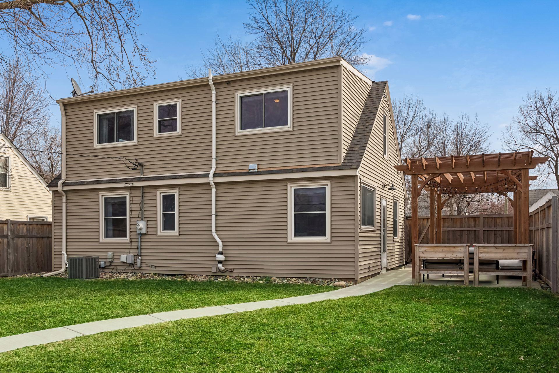 5936 Newton Avenue South - Spacecrafting - 0036.jpg