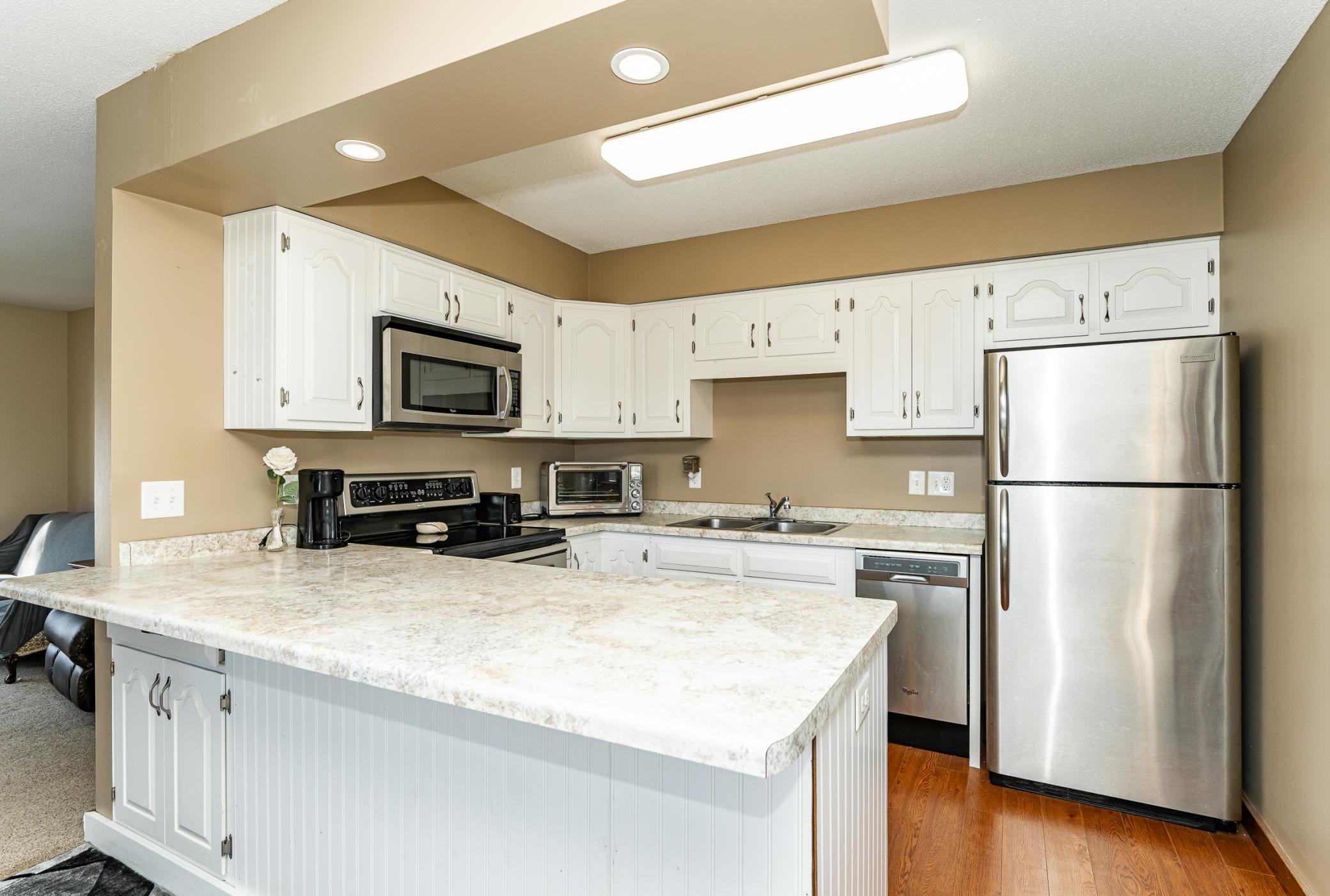 Kitchen 2.jpg