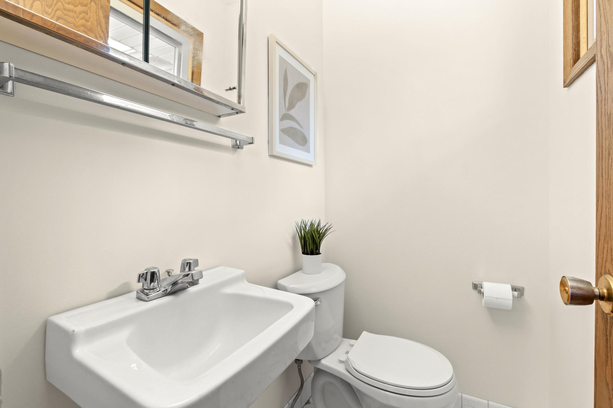 En Suite 1/4 Bathroom
