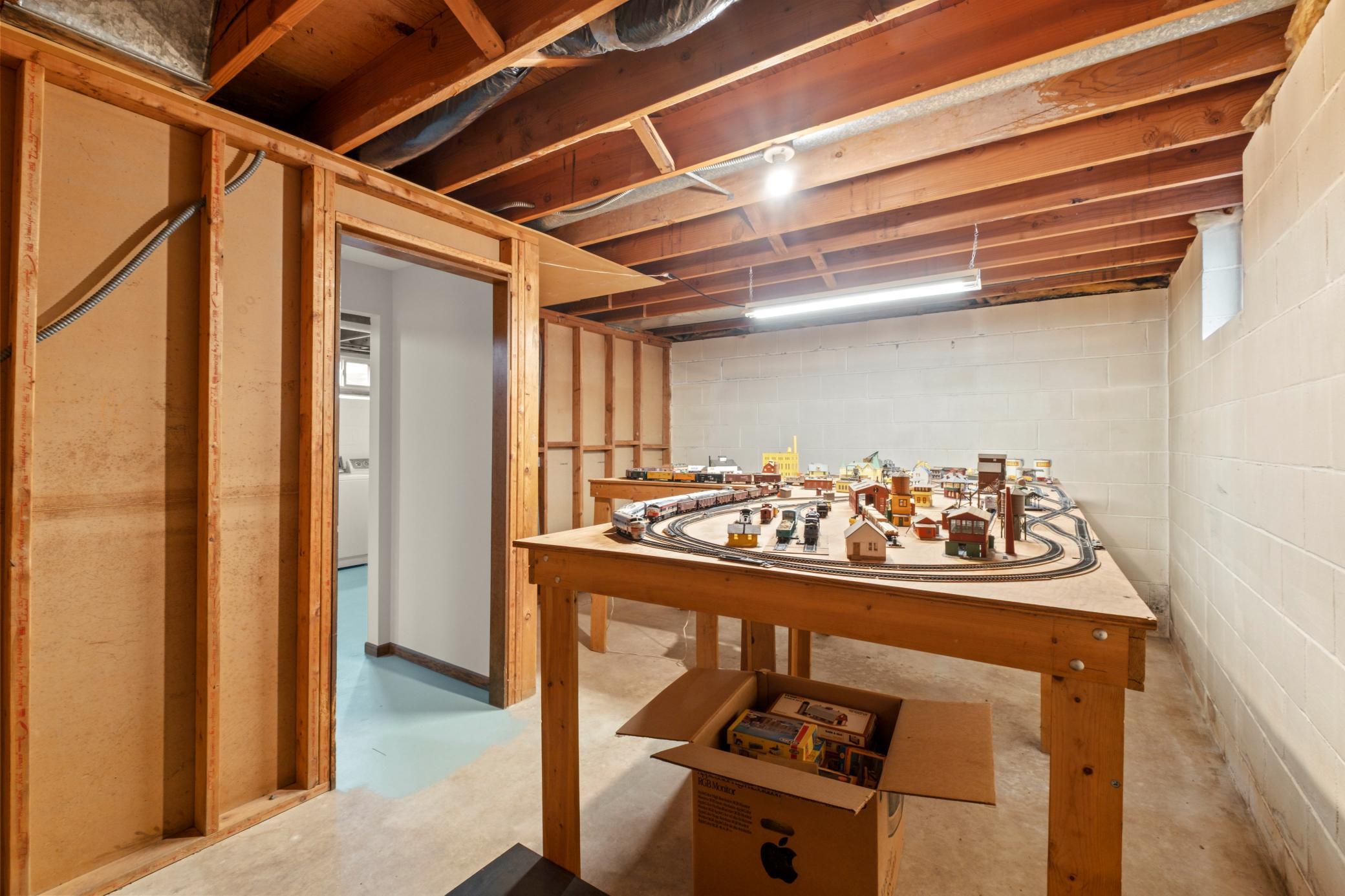 Train room - storage, extra room