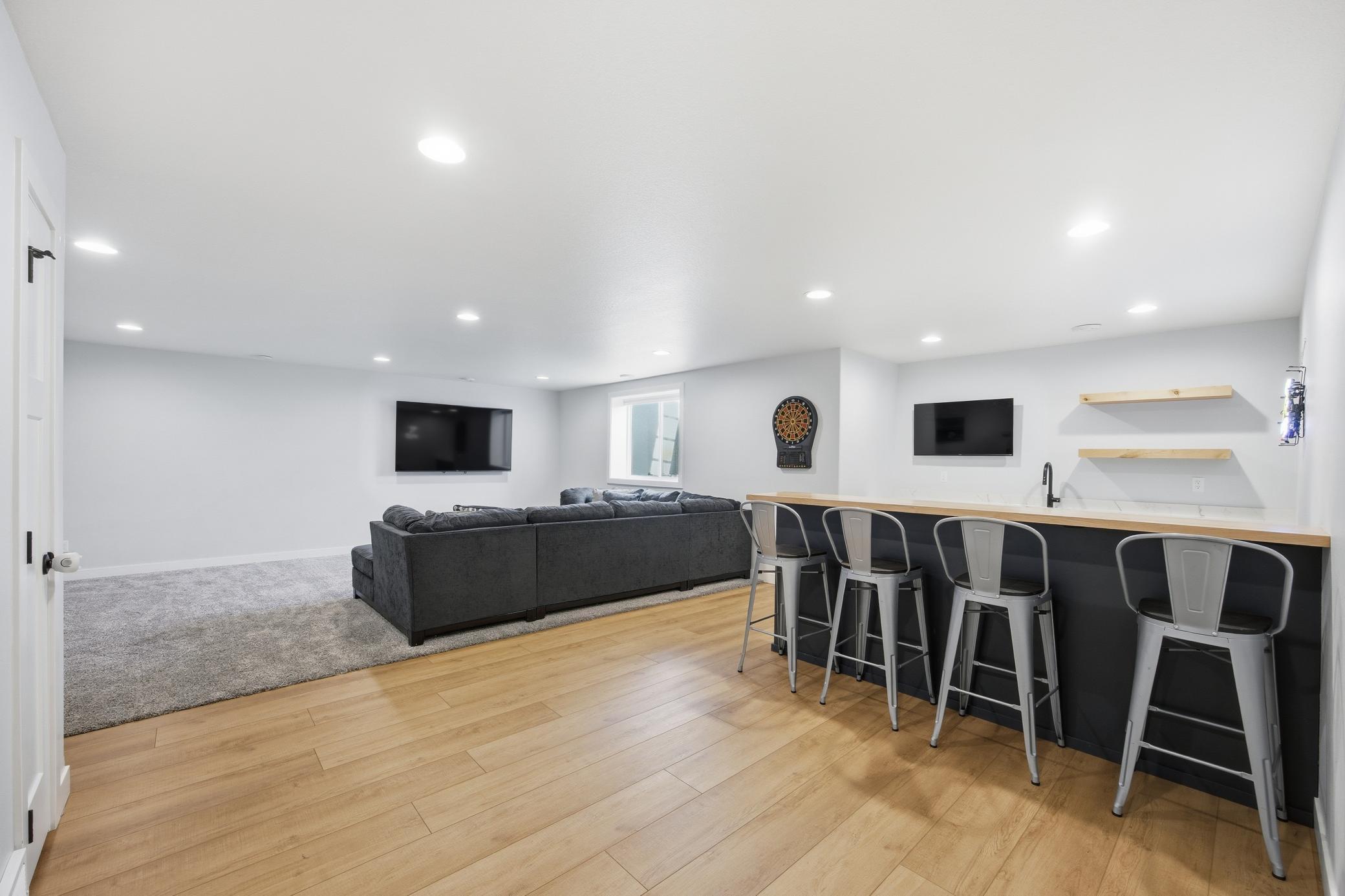 Family Room / Wet Bar