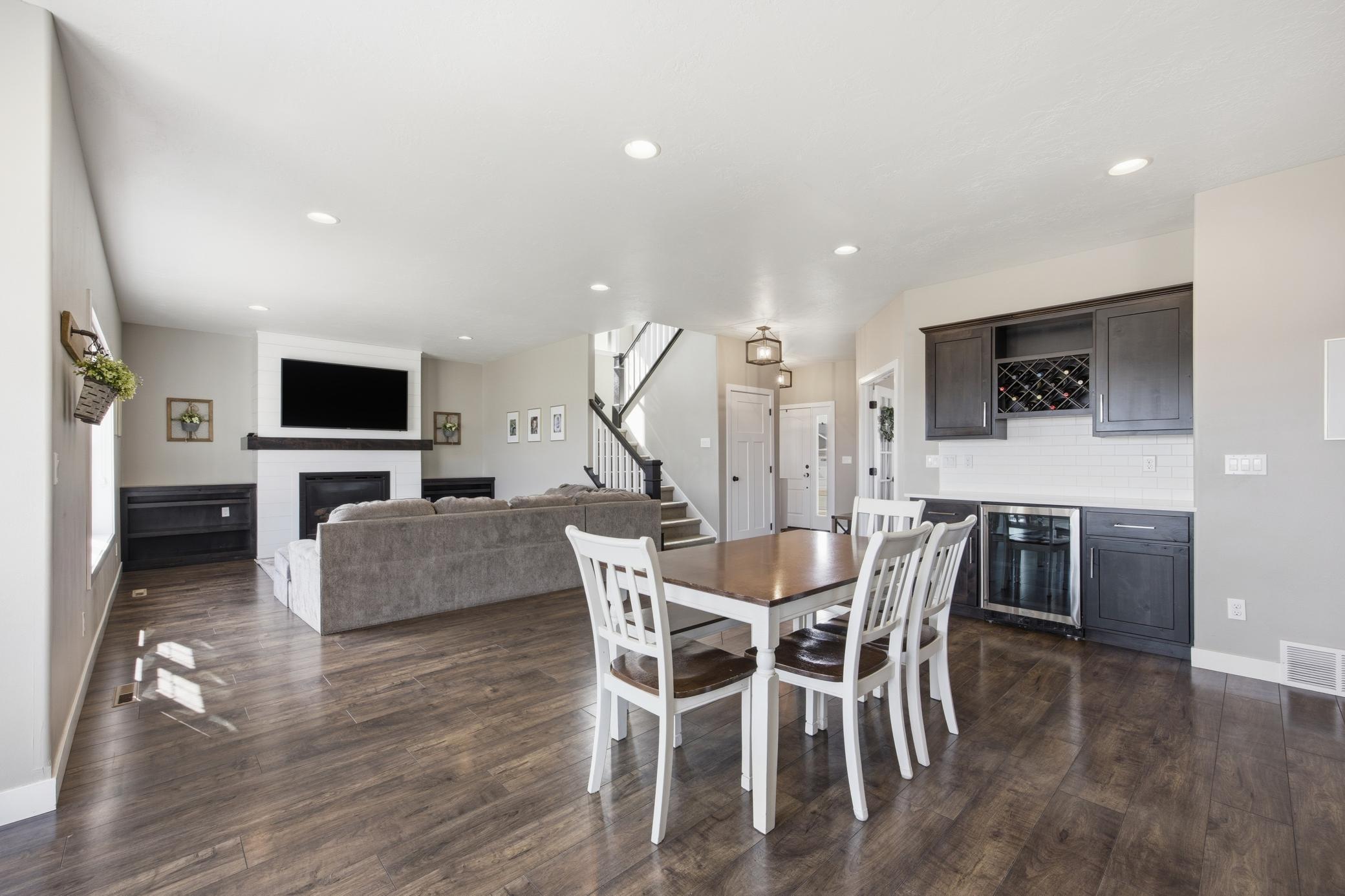 Dining Room / Living Room