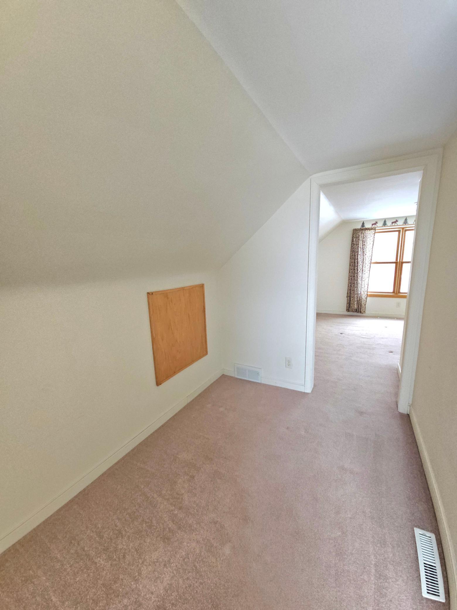 Upper level sitting area