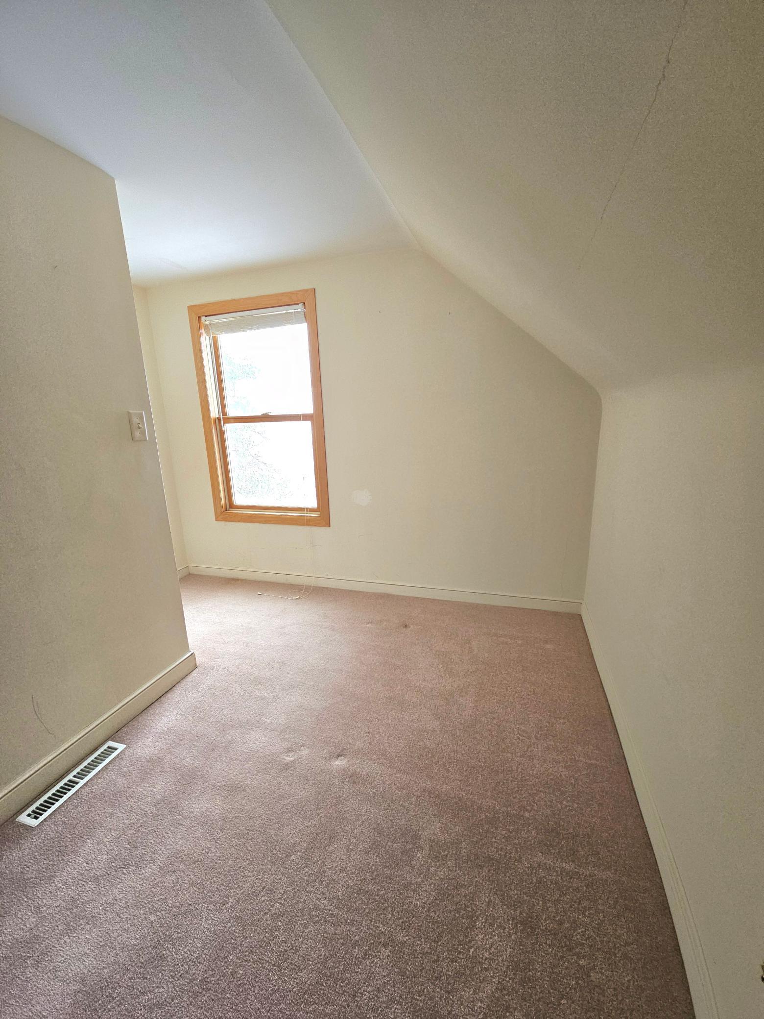 Upper level sitting area