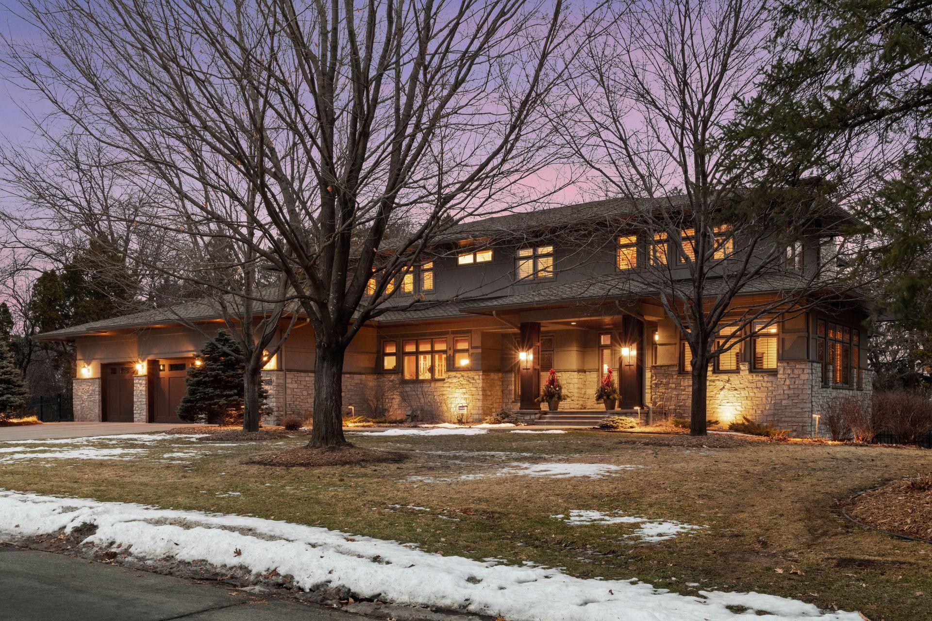 5425 Highwood Drive West - Spacecrafting - 0001.jpg