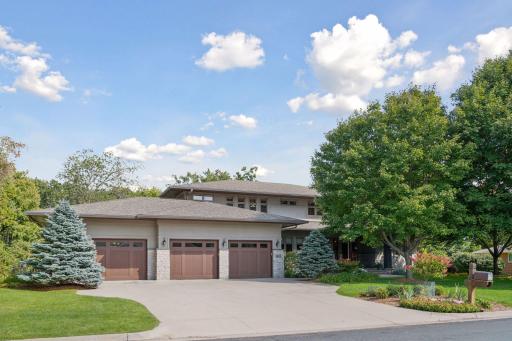 5425 Highwood Drive West - Spacecrafting - 0001.jpg
