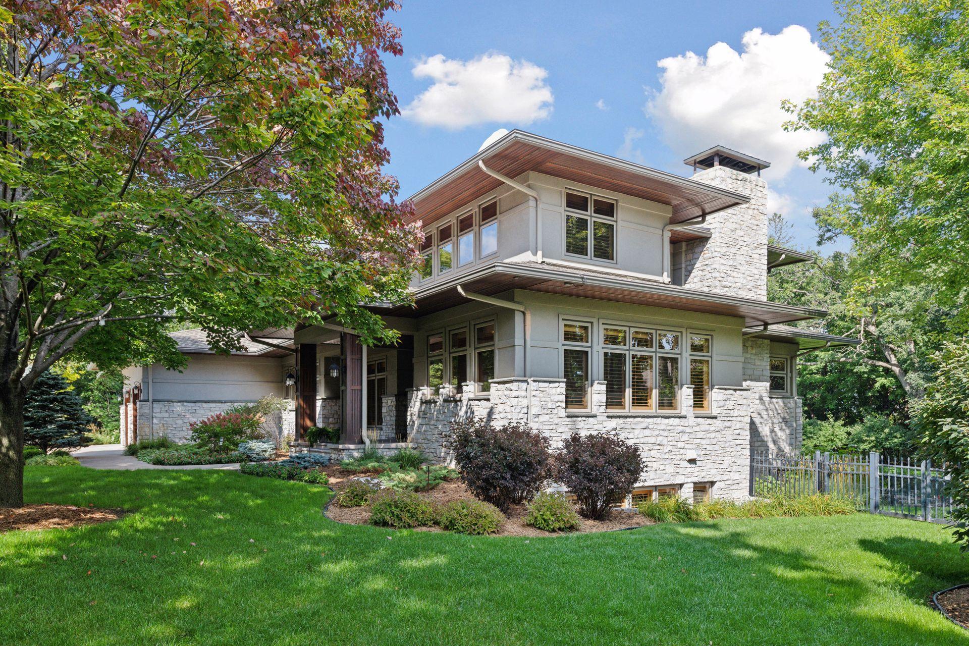 5425 Highwood Drive West - Spacecrafting - 0006.jpg