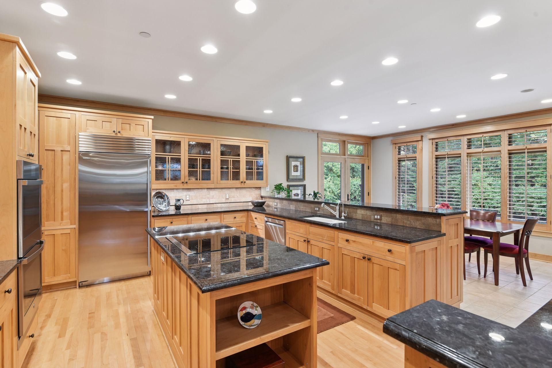 5425 Highwood Drive West - Spacecrafting - 0021.jpg