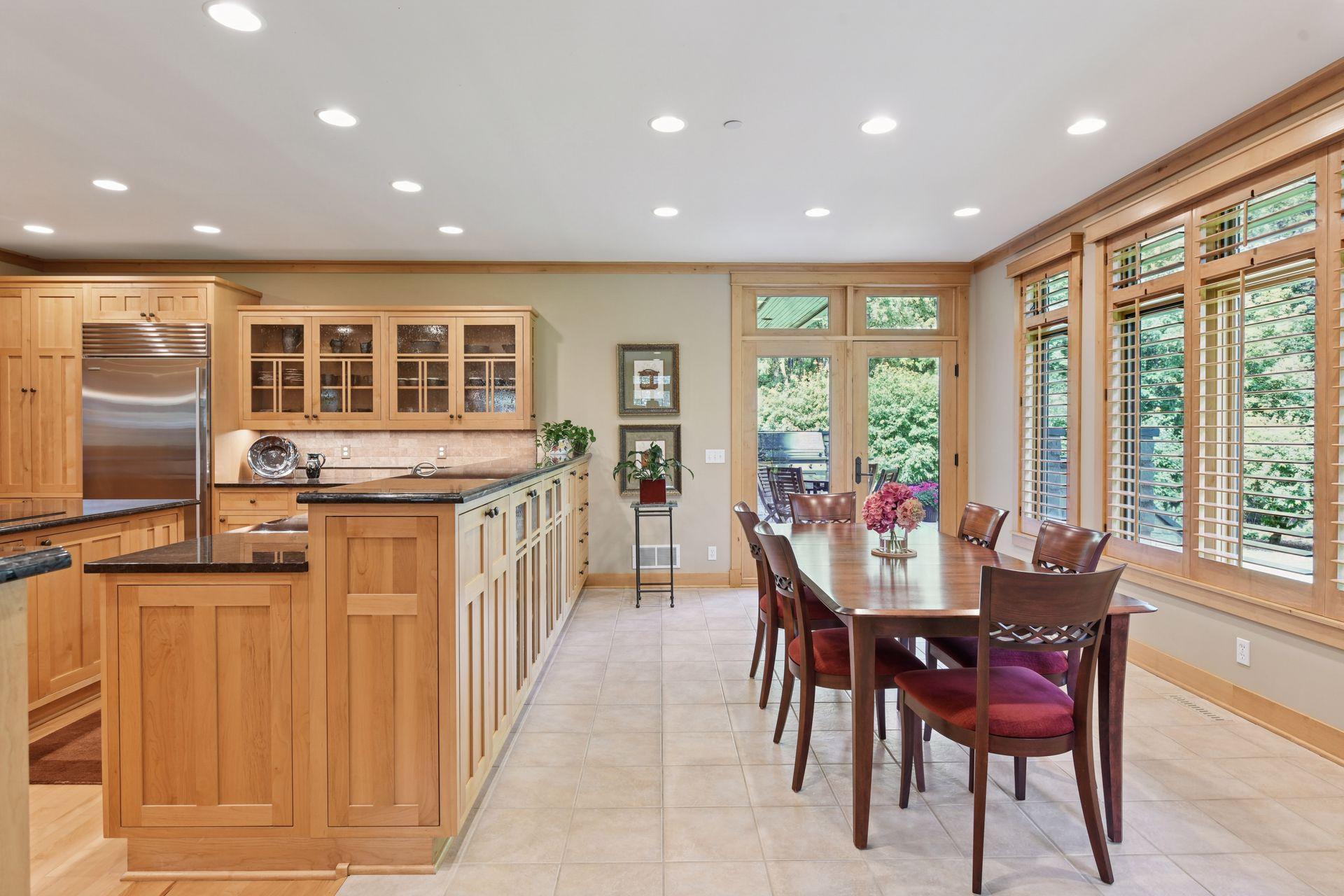 5425 Highwood Drive West - Spacecrafting - 0028.jpg