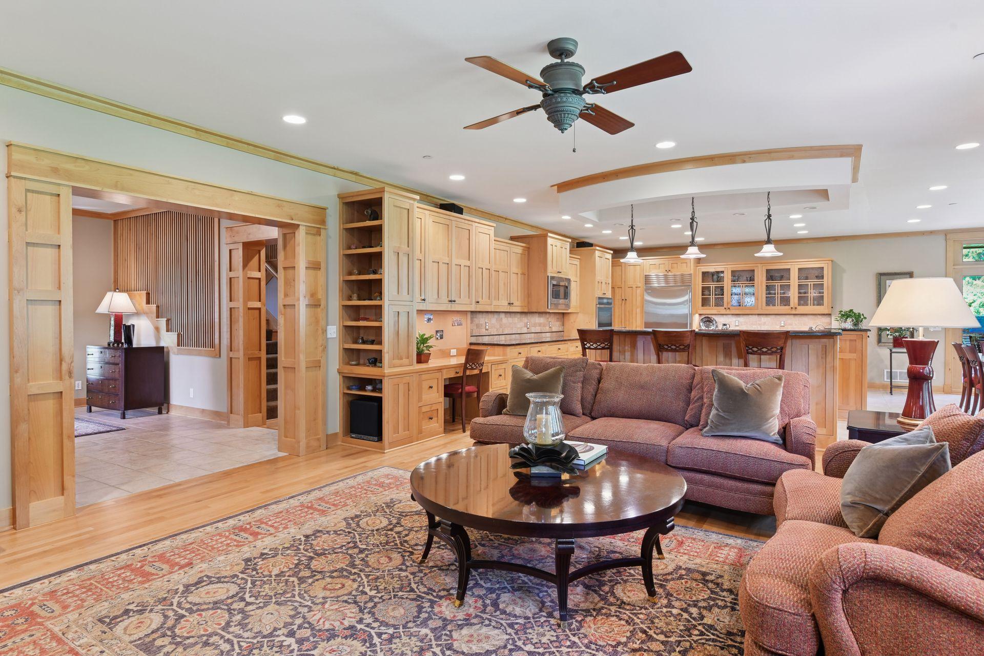 5425 Highwood Drive West - Spacecrafting - 0018.jpg