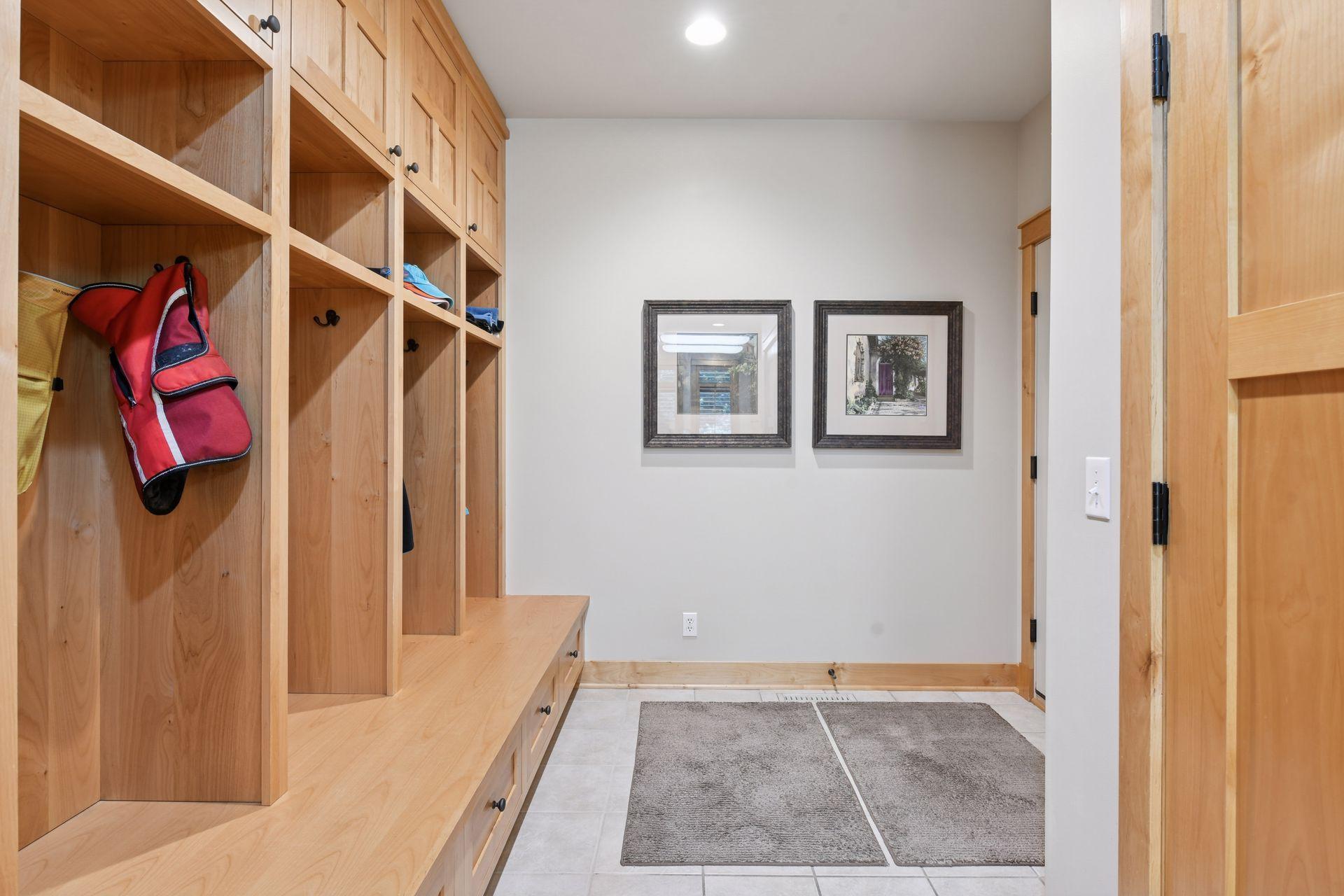 5425 Highwood Drive West - Spacecrafting - 0041.jpg