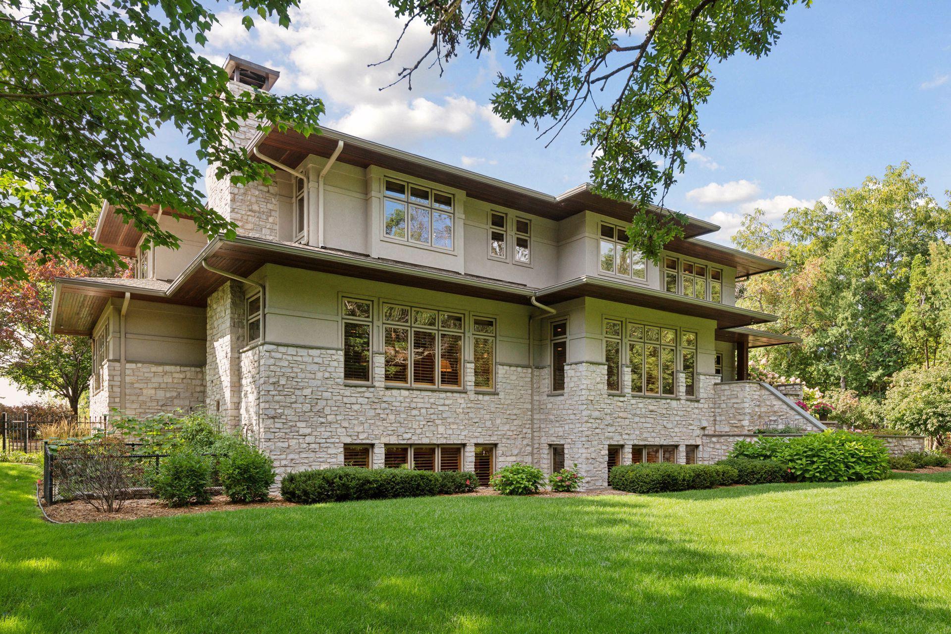 5425 Highwood Drive West - Spacecrafting - 0070.jpg