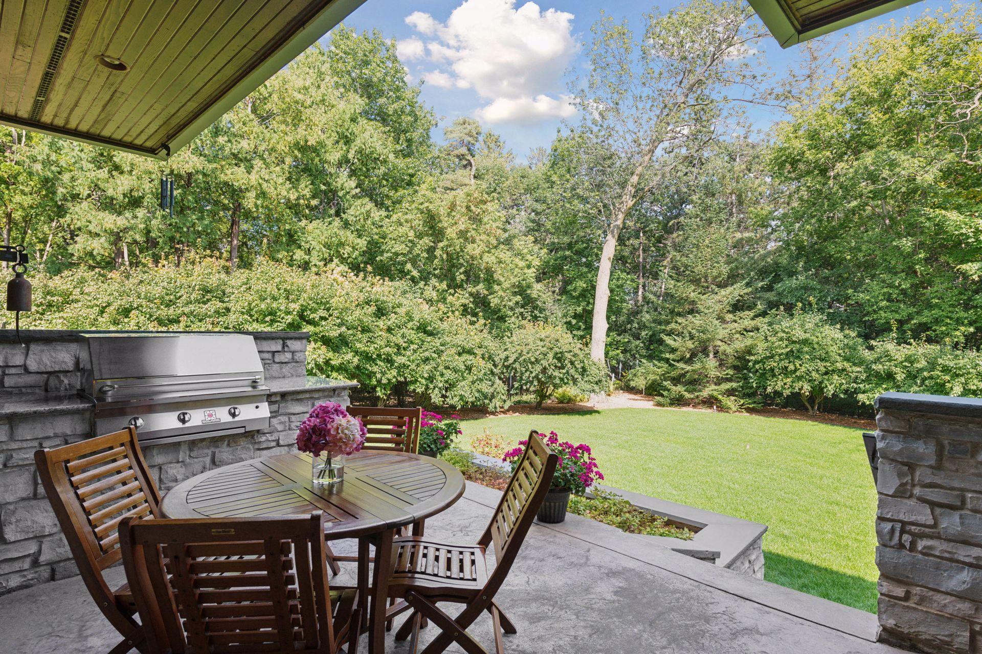 5425 Highwood Drive West - Spacecrafting - 0075.jpg