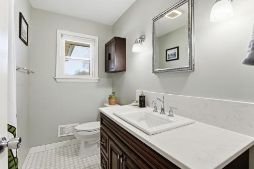 1082 Prior Avenue S, Saint Paul, MN 55116