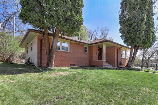 1082 Prior Avenue S, Saint Paul, MN 55116