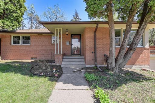 1082 Prior Avenue S, Saint Paul, MN 55116
