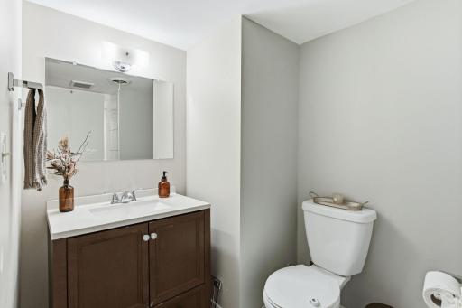 1082 Prior Avenue S, Saint Paul, MN 55116