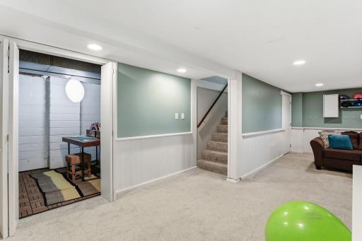 1082 Prior Avenue S, Saint Paul, MN 55116