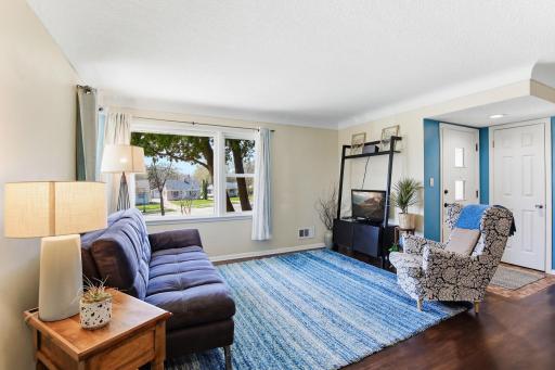 1082 Prior Avenue S, Saint Paul, MN 55116