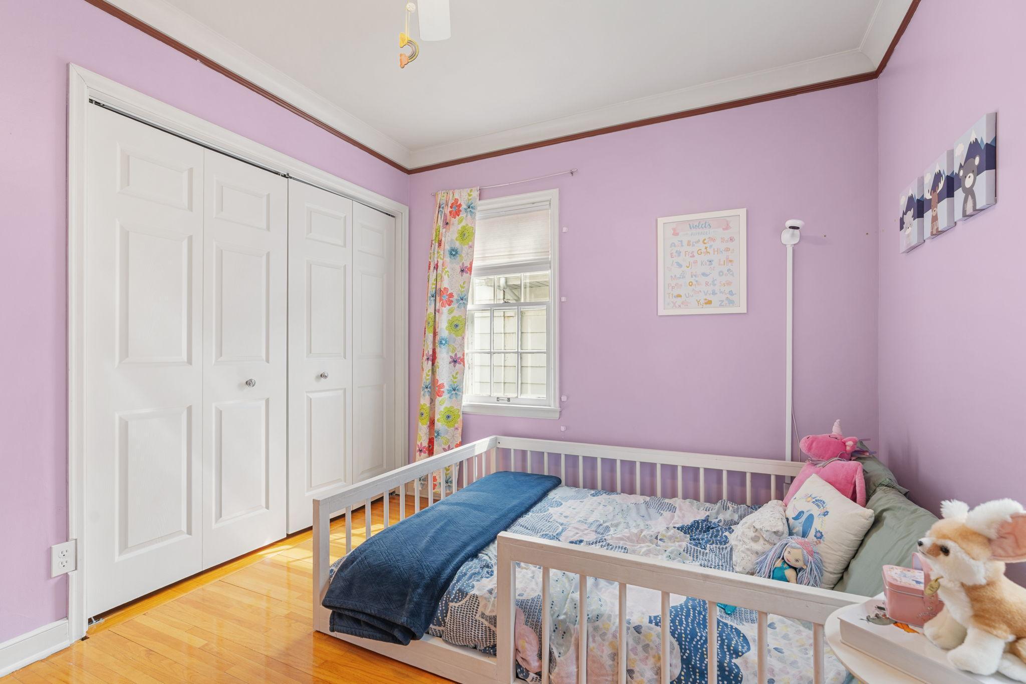 Great double closet in bedroom