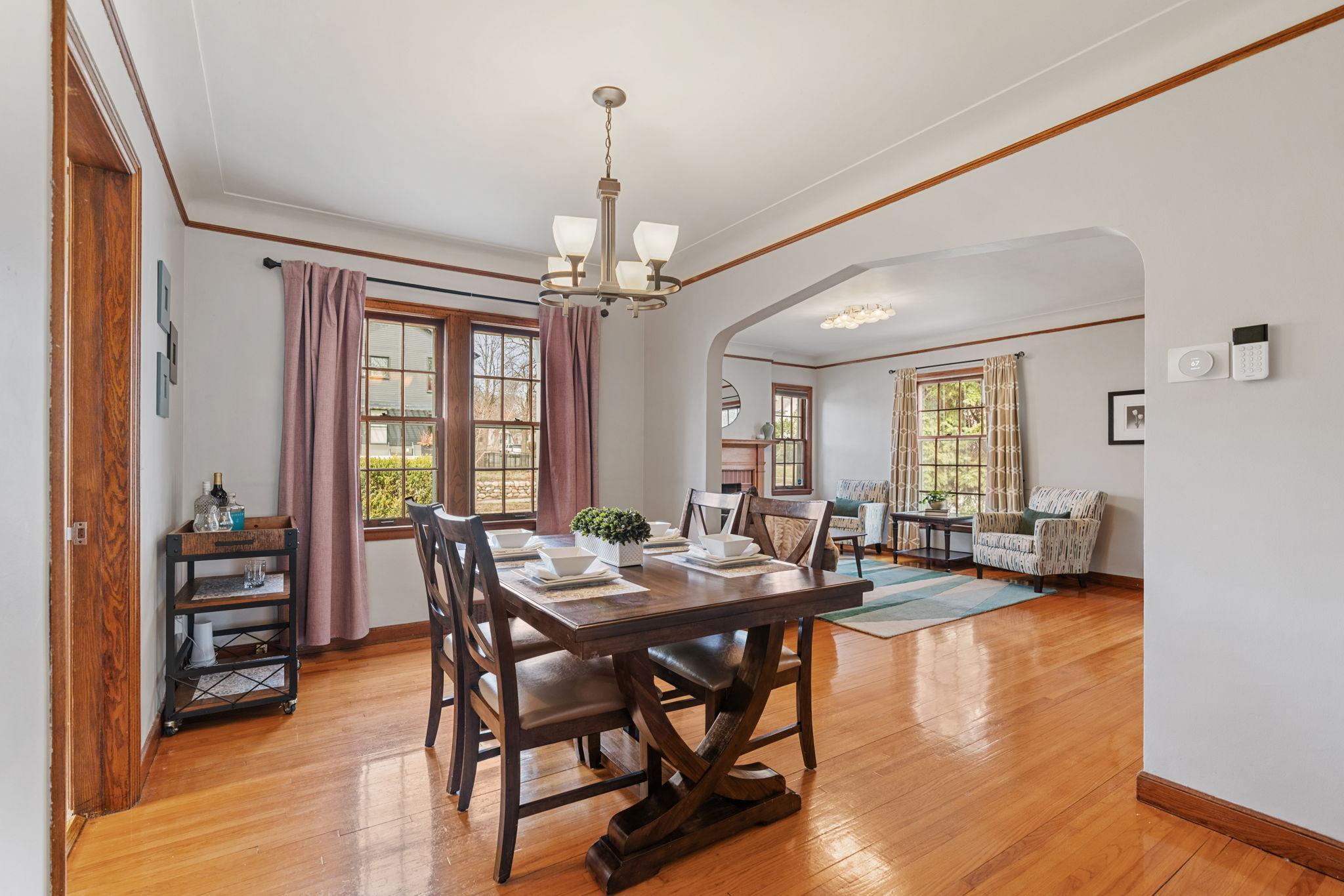 Wonderful layout for entertaining