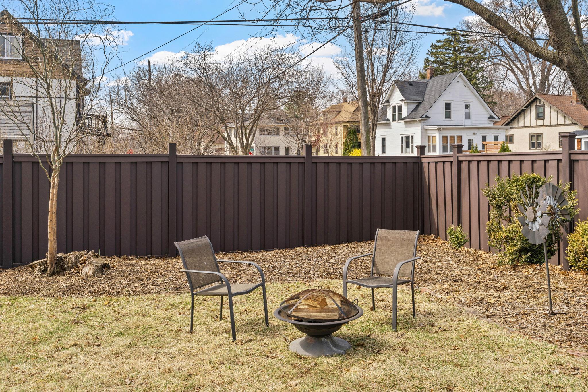 Enjoy a nice bonfire in the backyard. Smores anyone?