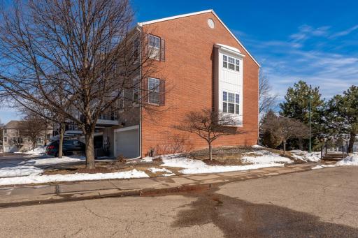 Don’t miss out on this great move-in ready TH!