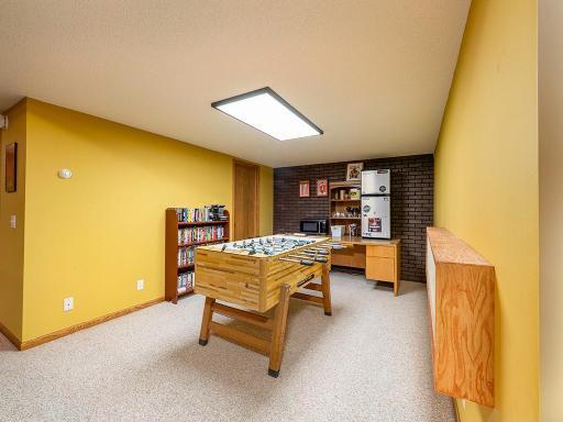 LL Family Room 3.jpg