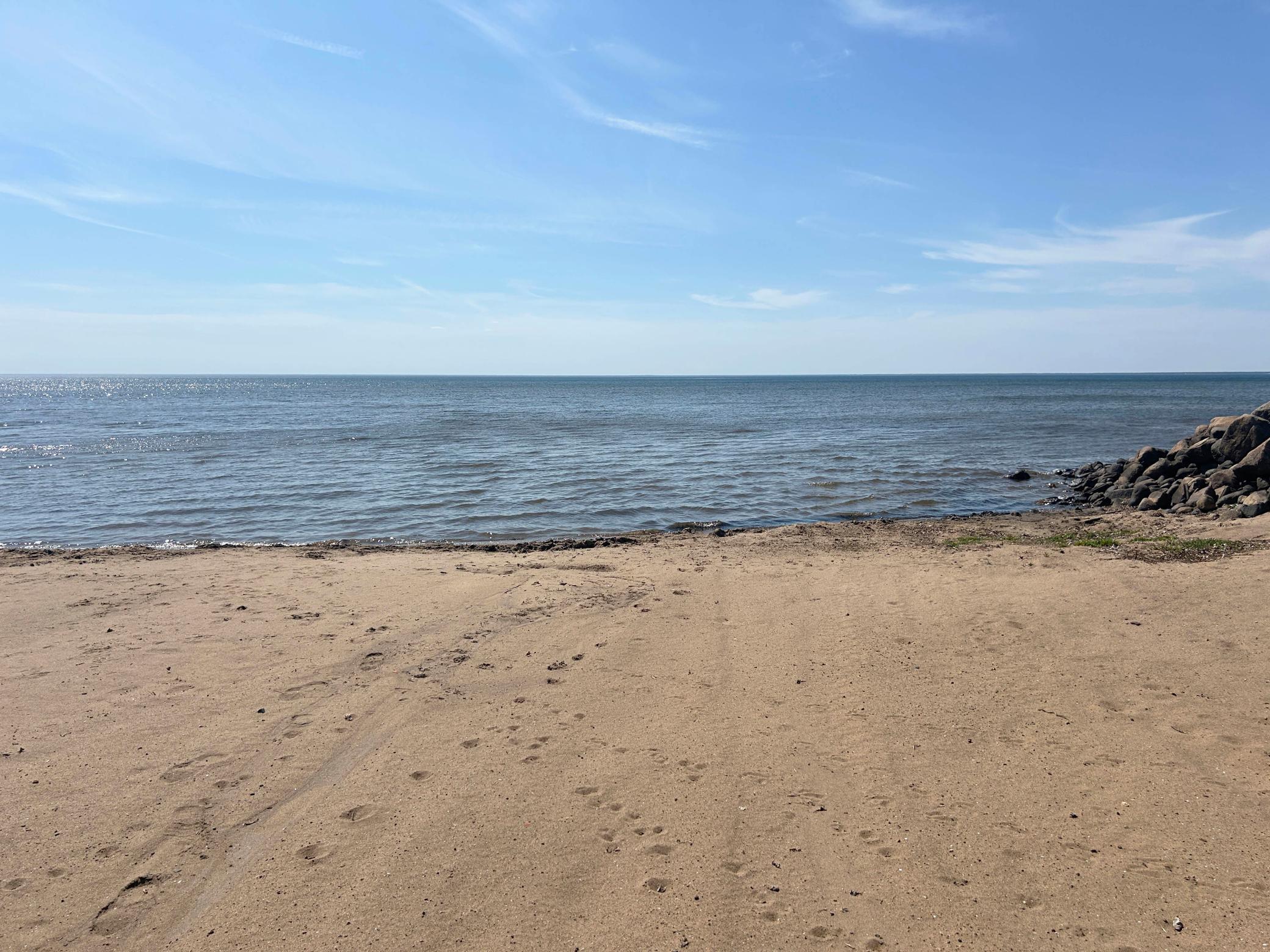 A shot of the beach.