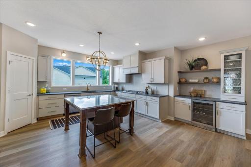 17755 Ellsworth Drive, Lakeville, MN 55044