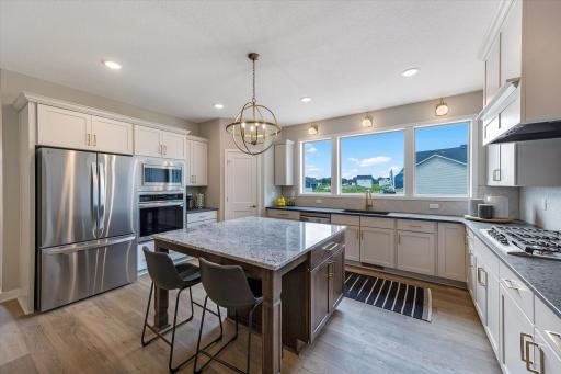 17755 Ellsworth Drive, Lakeville, MN 55044