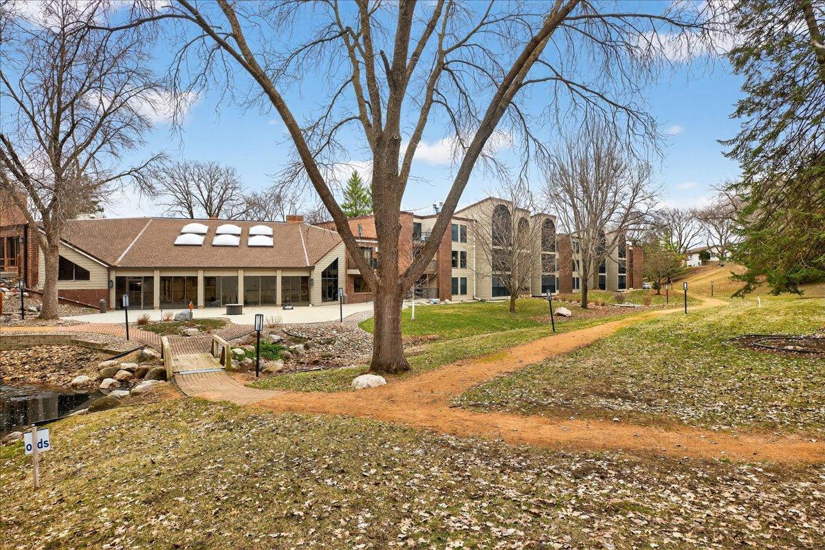 Walking path around building