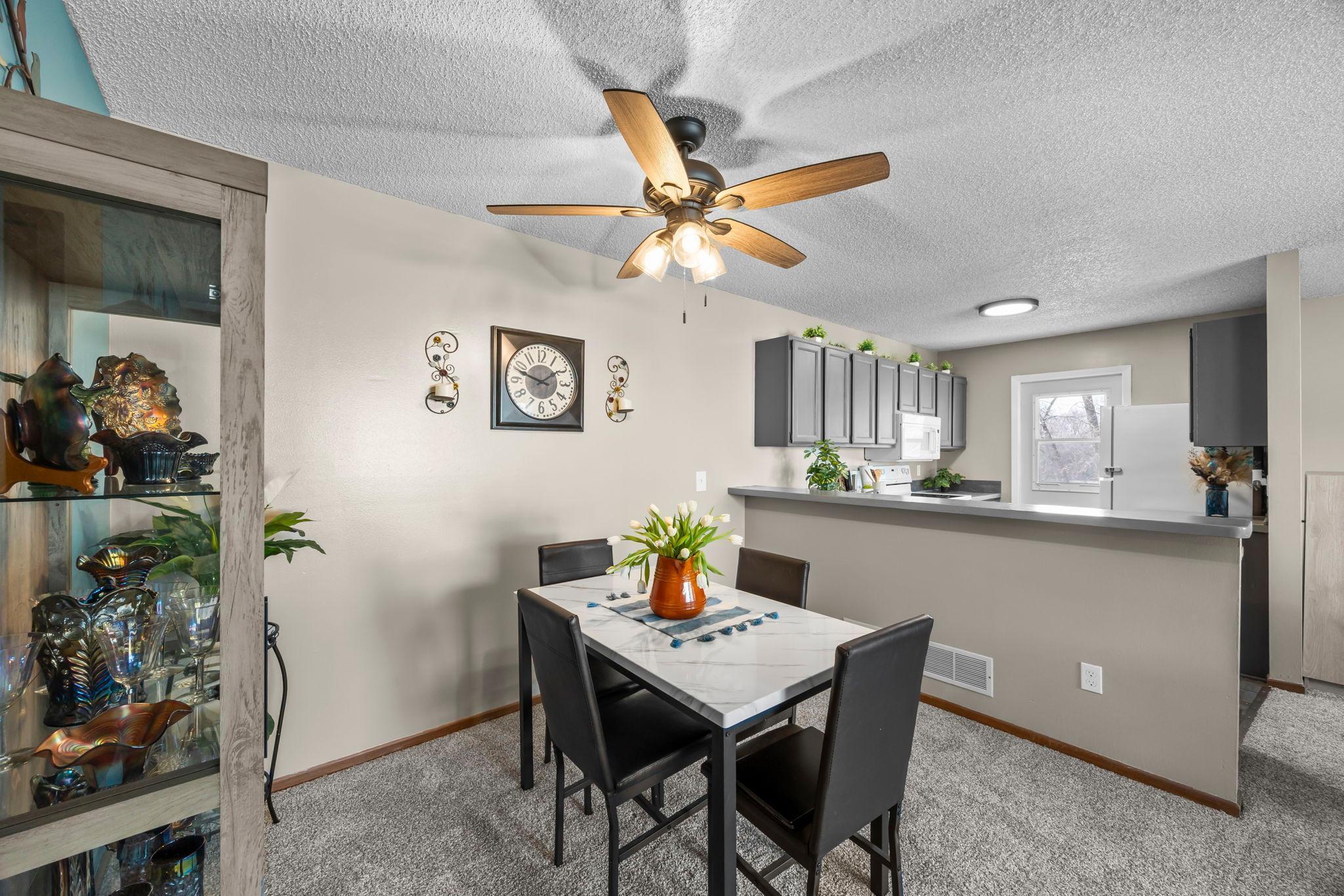 Breakfast bar in kitchen