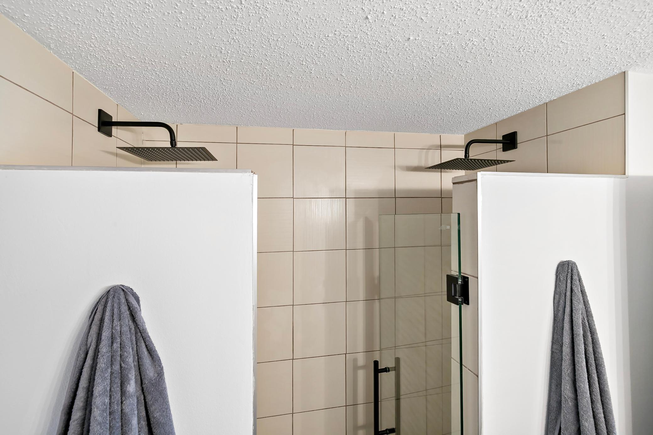 Walk in Tiled Double Head Shower!