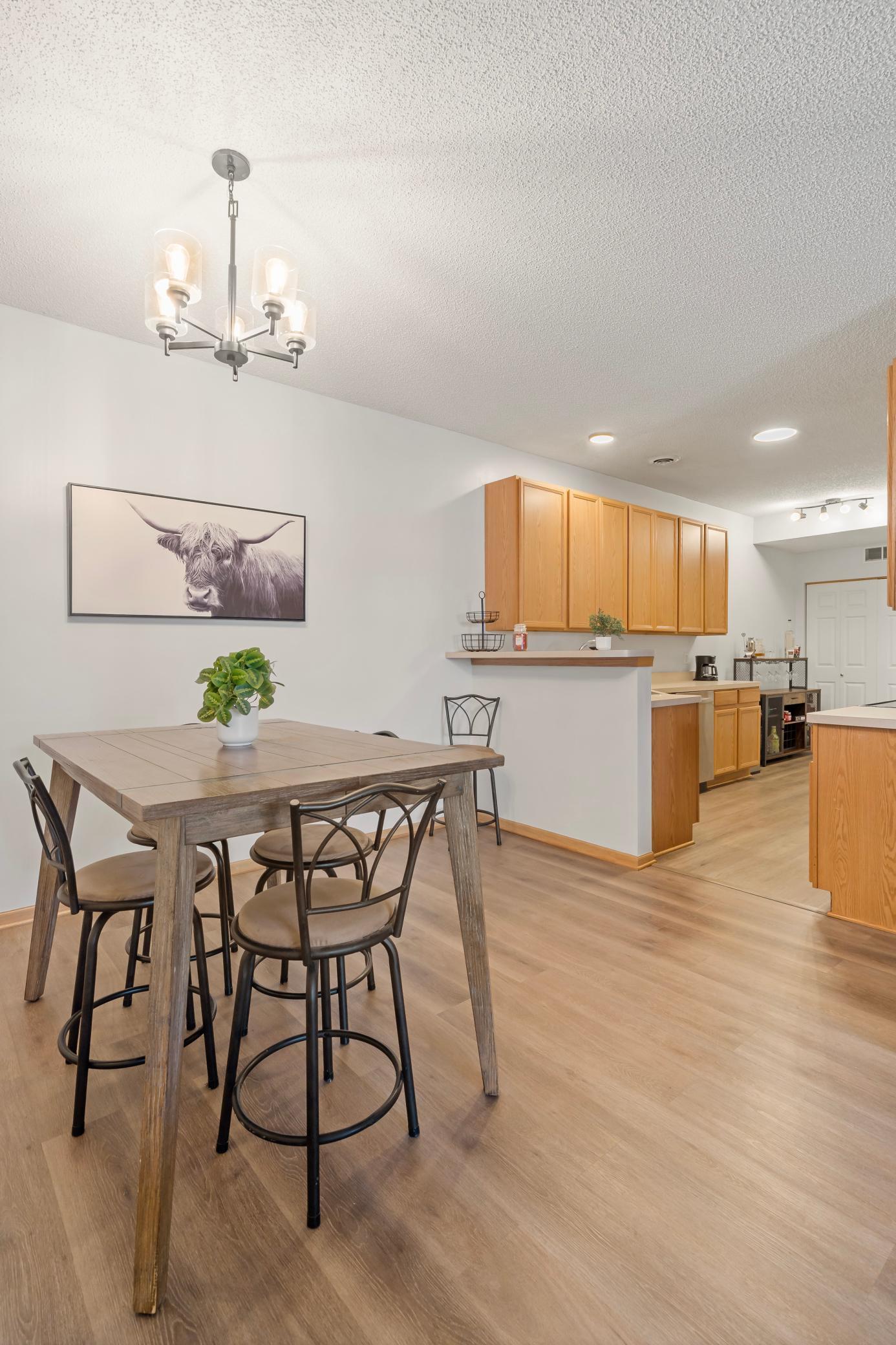 Open Dining to Kitchen