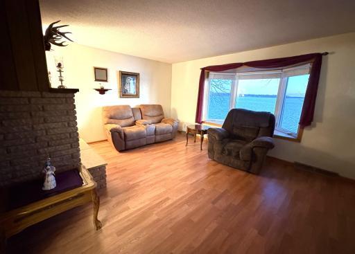 Living Rm and Lakeview