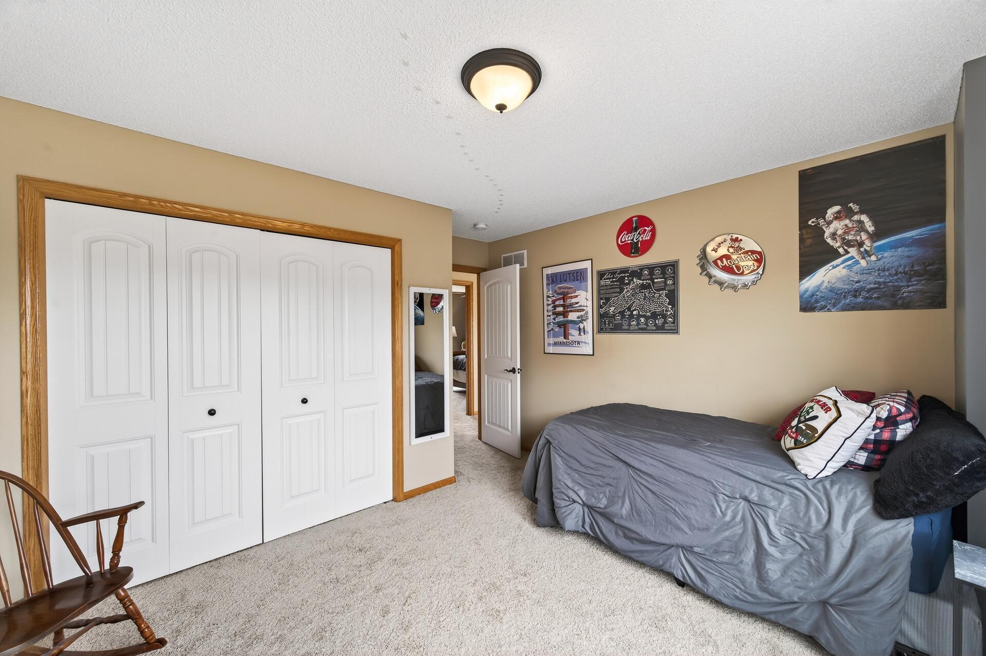 2nd bedroom (upper level)