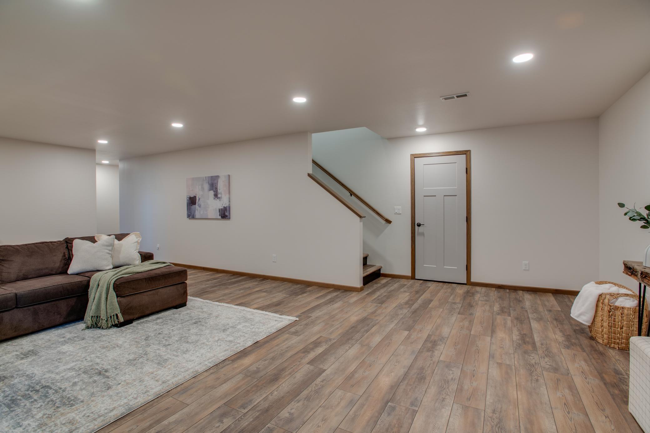 4752_38th_AVE_N-52.jpg