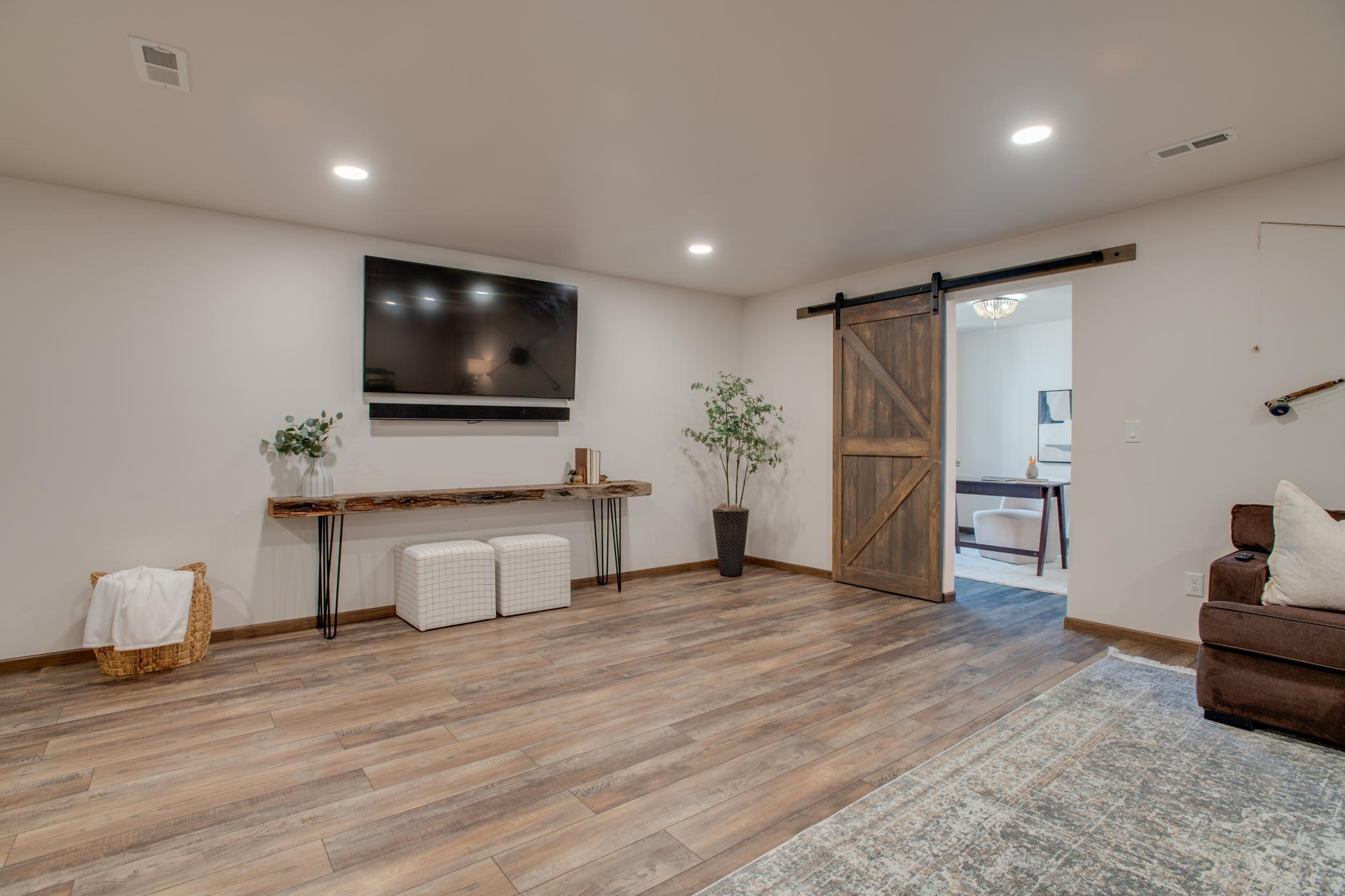 4752_38th_AVE_N-49.jpg