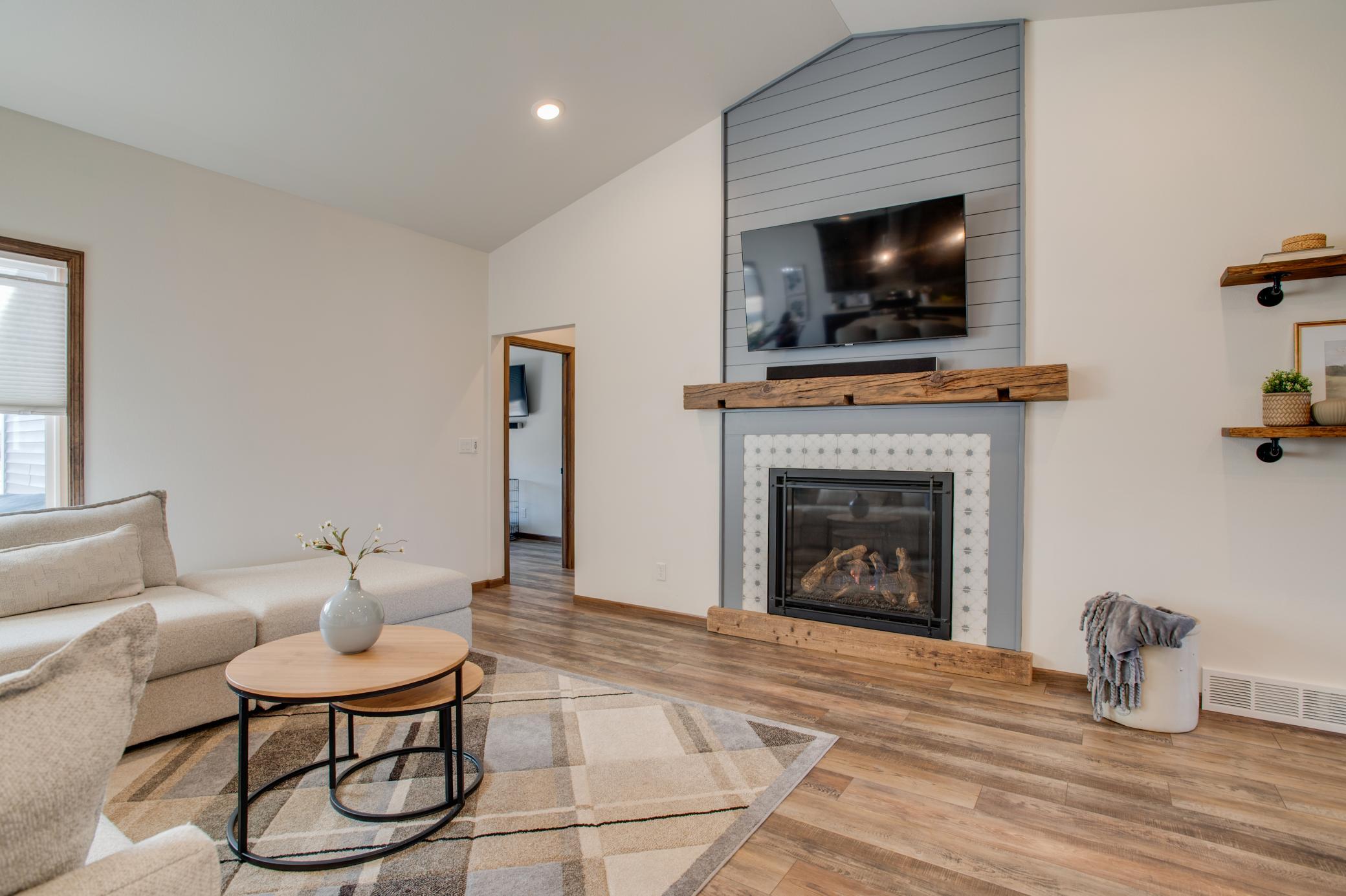 4752_38th_AVE_N-12.jpg