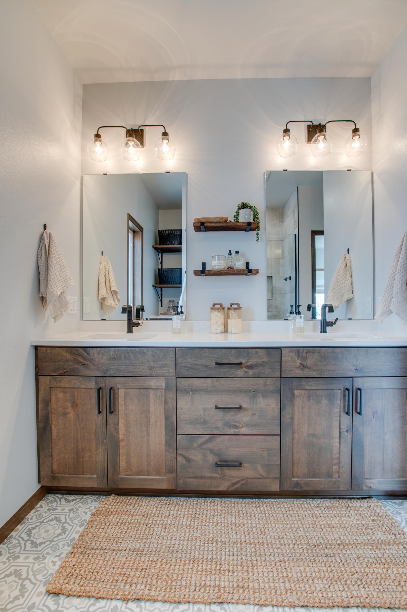 Primary with double sink & quartz countertops