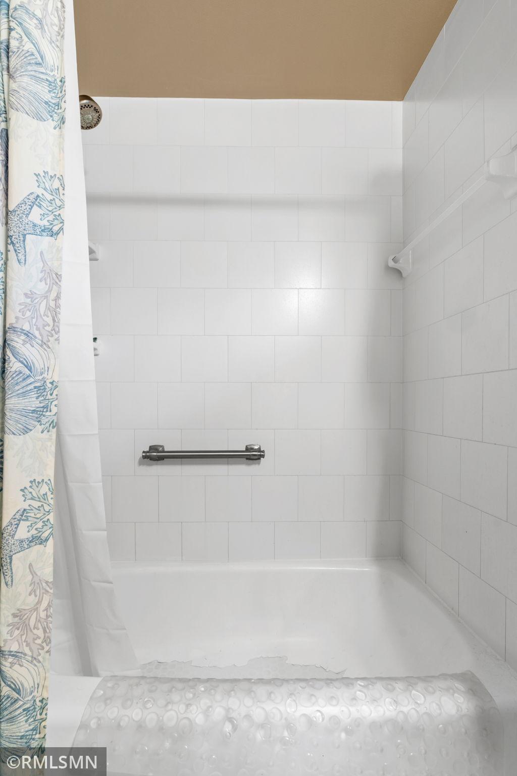 29-web-or-mls-2245 Maple Ln E-29.jpg