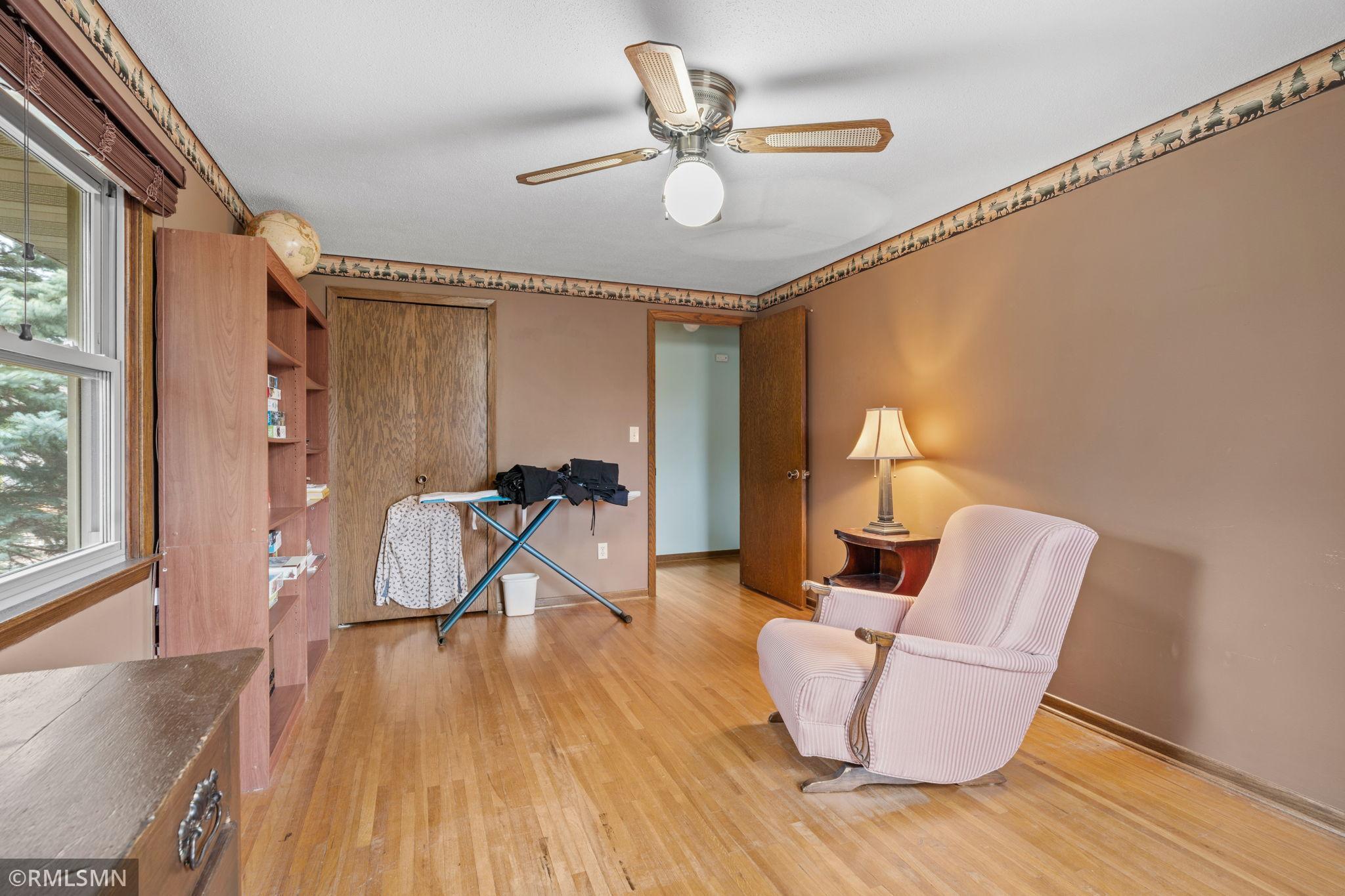 23-web-or-mls-2245 Maple Ln E-23.jpg