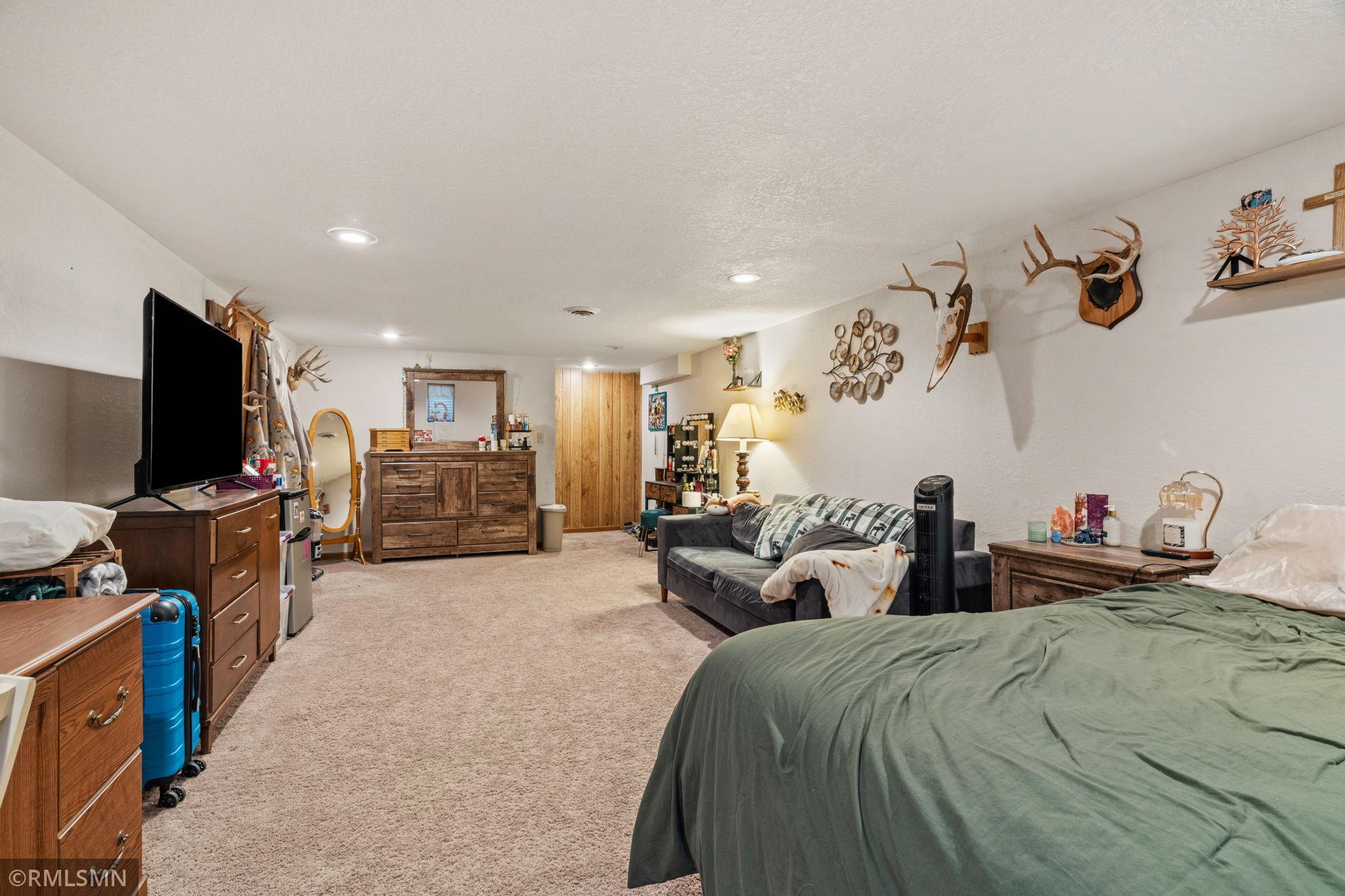 31-web-or-mls-2245 Maple Ln E-31.jpg