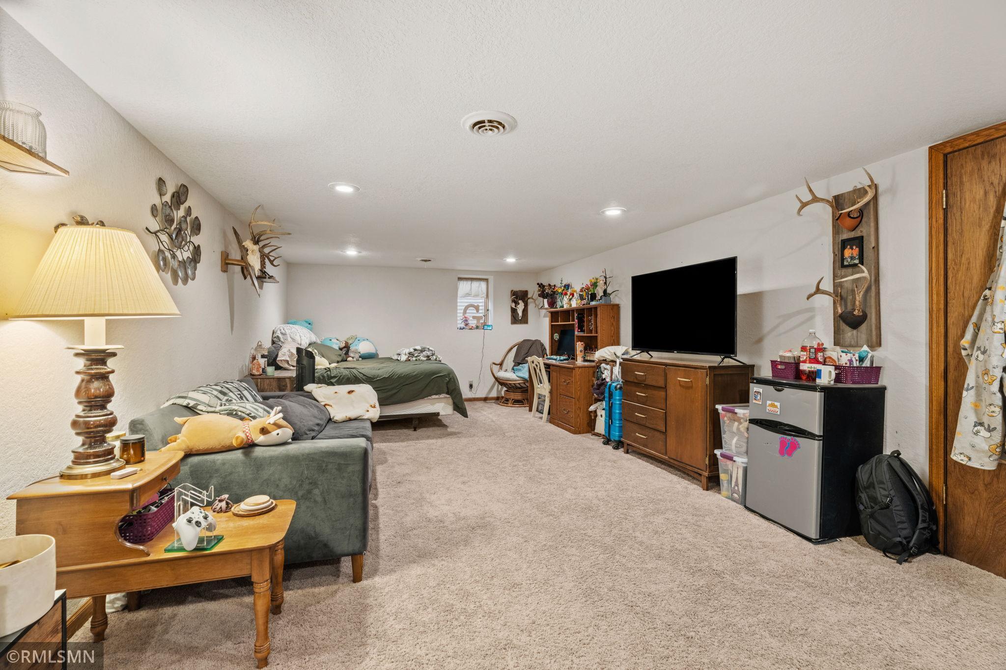 30-web-or-mls-2245 Maple Ln E-30.jpg