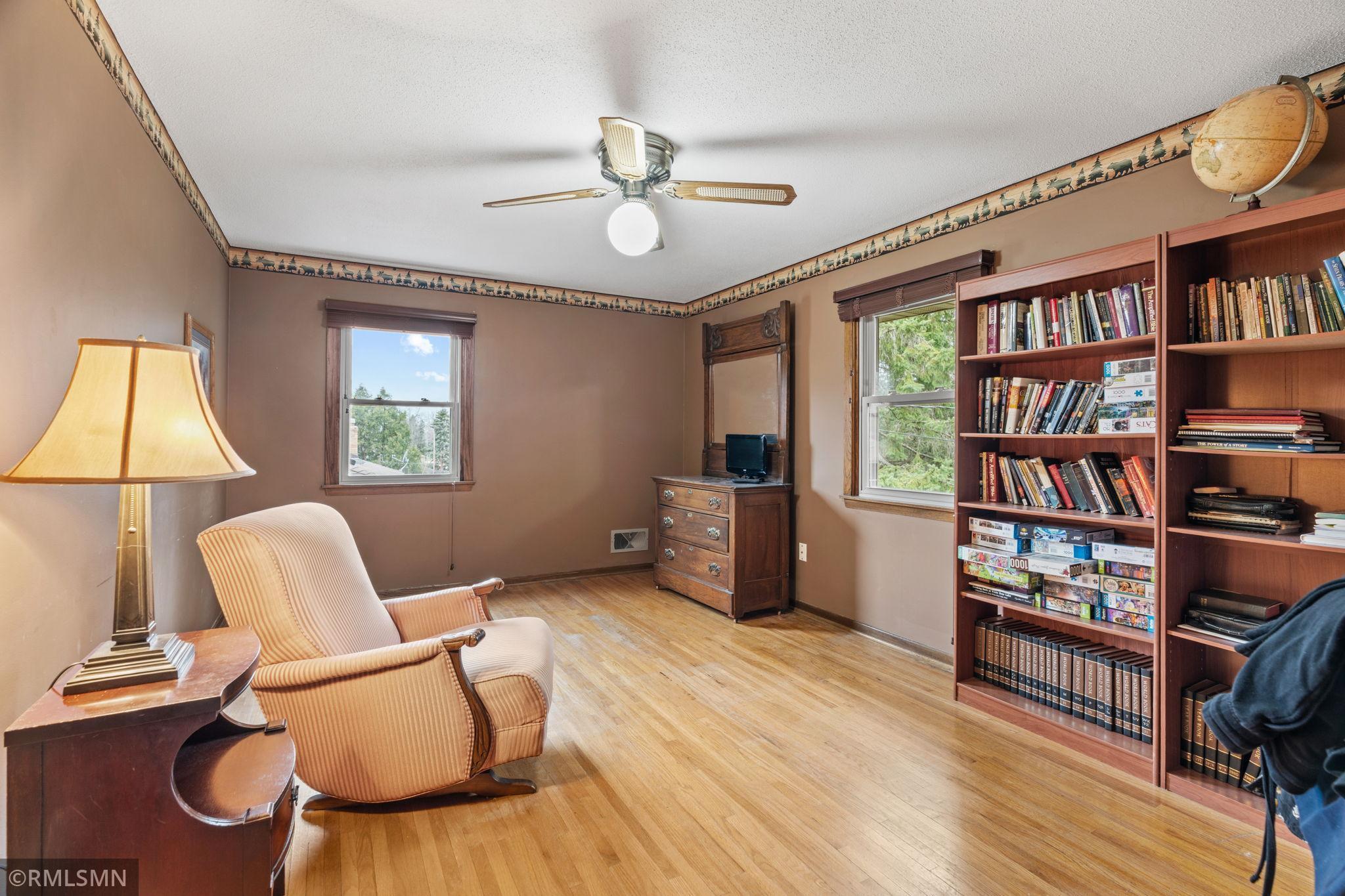 22-web-or-mls-2245 Maple Ln E-22.jpg