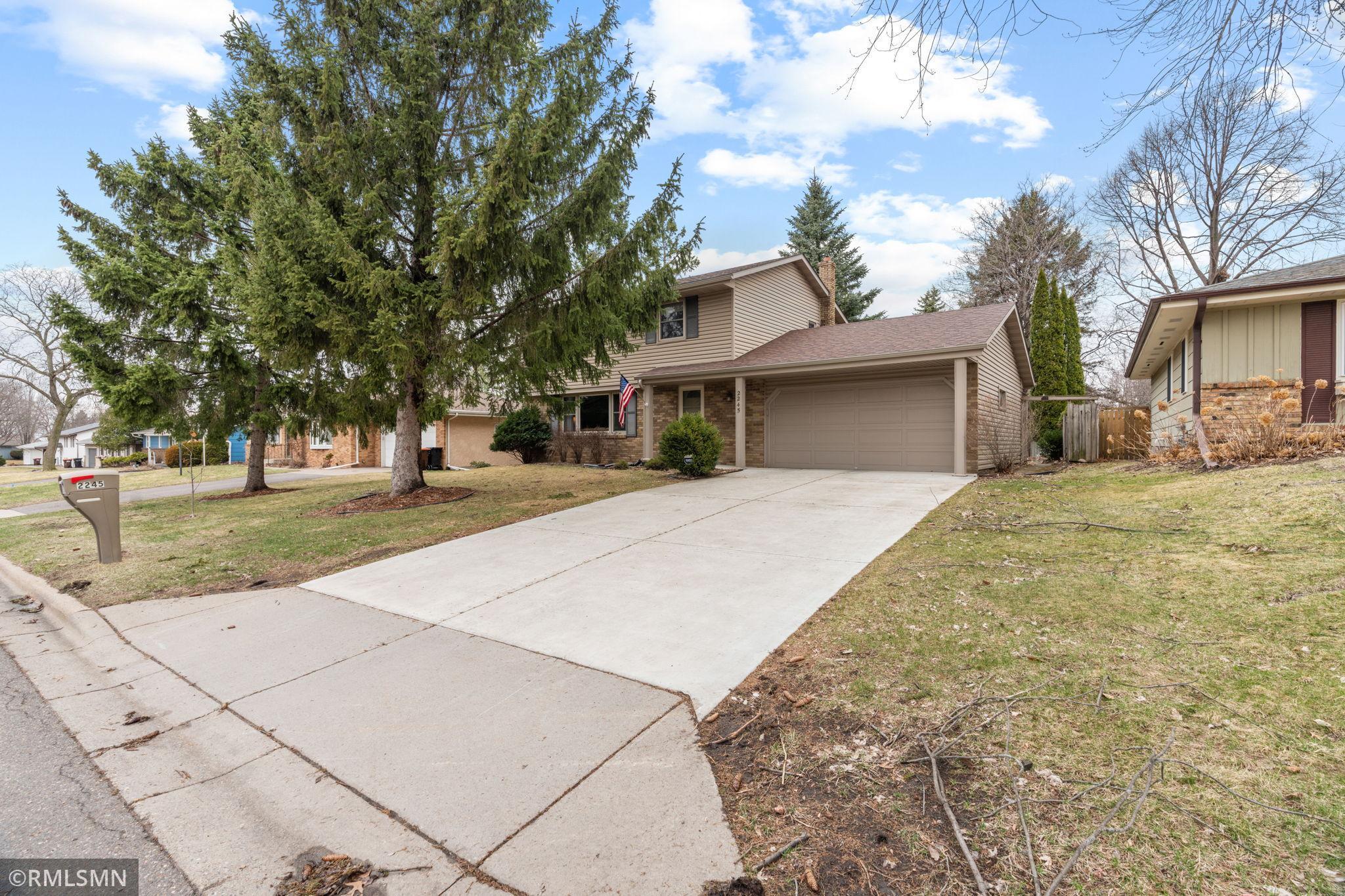 1-web-or-mls-2245 Maple Ln E-1.jpg