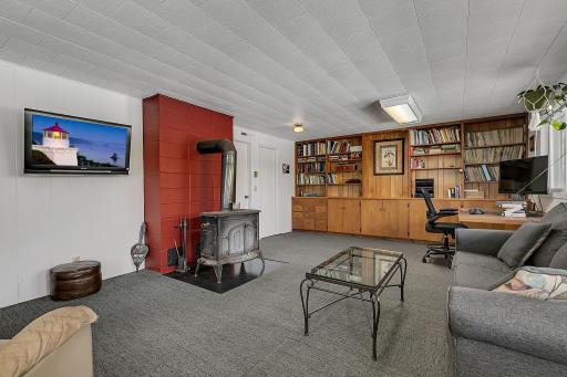 Nothing says âI can survive the winter because Iâm a hearty Minnesotanâ like owning a wood stove. This house comes with one, so consider yourself officially a Minnesotan (if you werenât already).